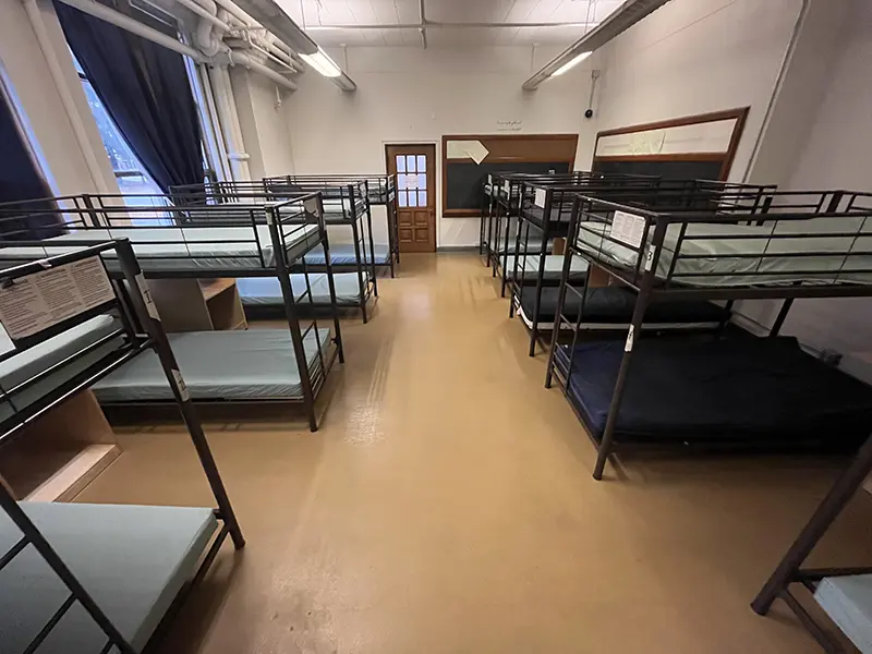 Men's shelter bunks